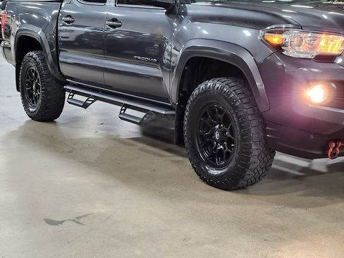 Used 2022 Toyota Tacoma SR5 image 16