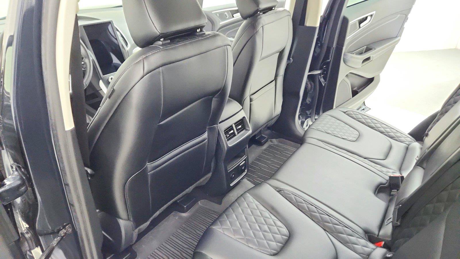 Used 2024 Ford Edge Titanium AWD/4WD image 19