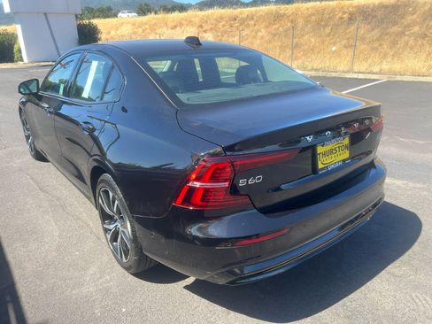 Used 2025 Volvo S60 B5 Plus image 8