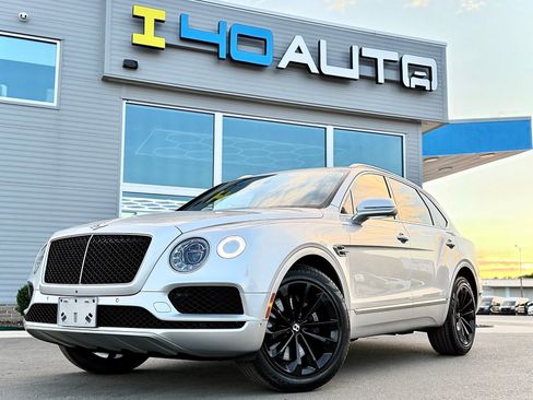 Used 2019 Bentley Bentayga AWD/4WD image 1