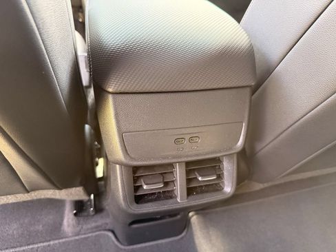 Used 2025 Chevrolet Equinox LT w/ Convenience Package II FWD image 27