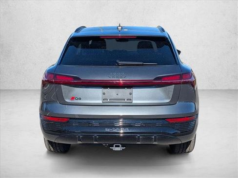 Certified 2024 Audi Q8 e-tron Prestige image 6