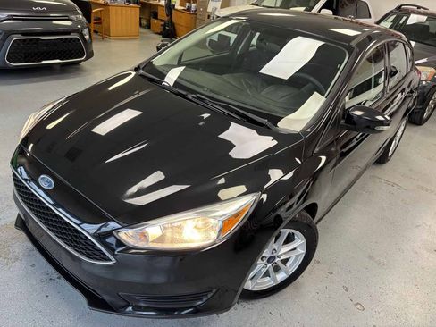 Used 2015 Ford Focus SE image 9