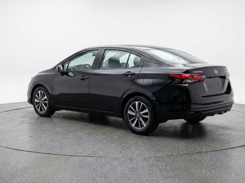 Used 2025 Nissan Versa SV image 6