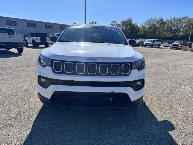 Used 2022 Jeep Compass Latitude FWD image 2
