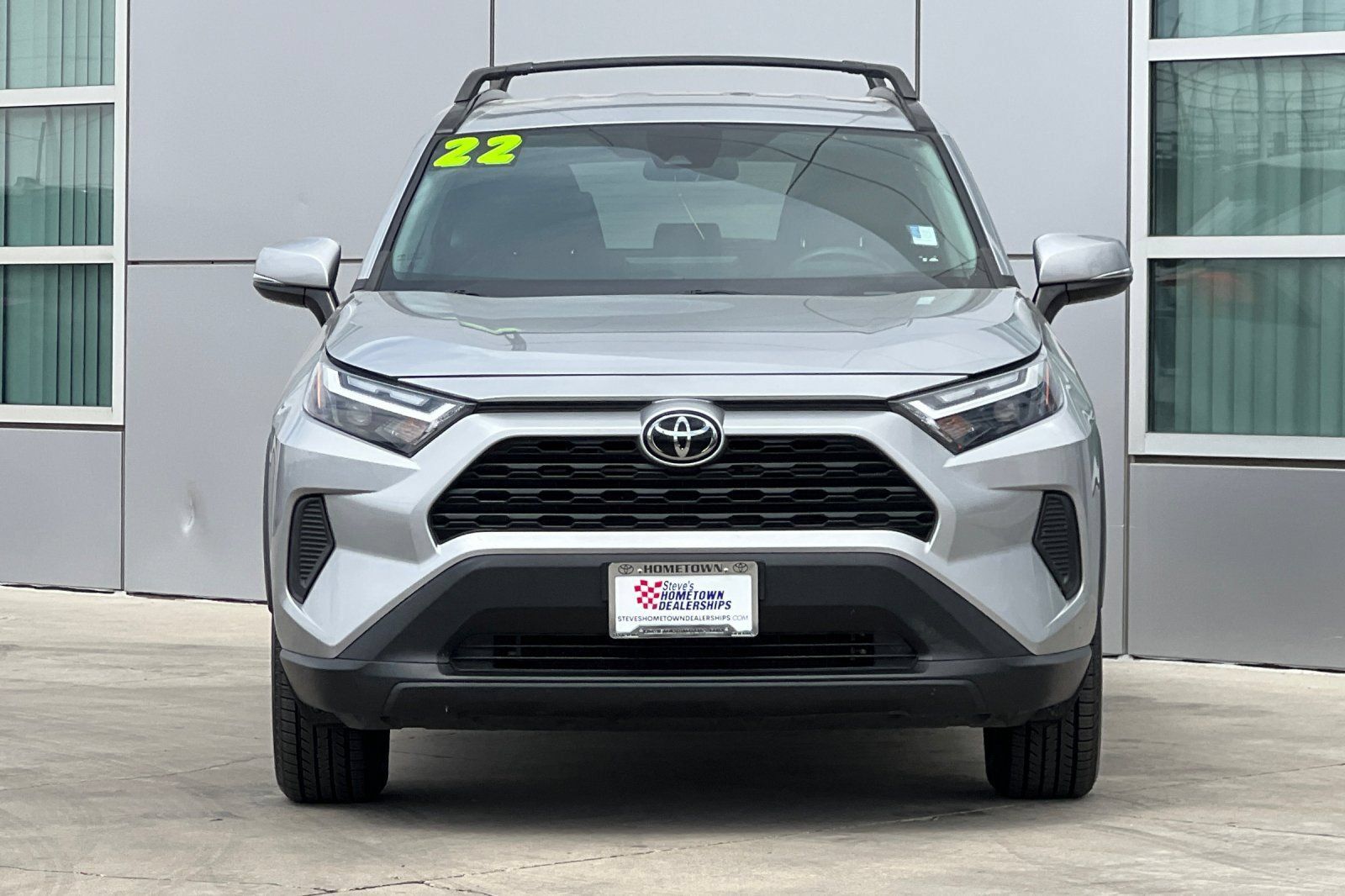 Used 2022 Toyota RAV4 XLE AWD/4WD image 6