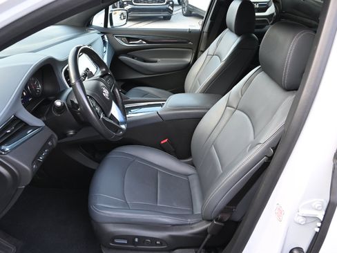 Used 2024 Buick Enclave Premium image 18