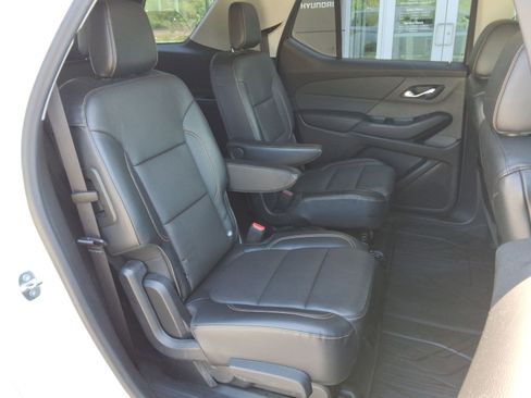 Used 2018 Chevrolet Traverse Premier AWD/4WD image 33