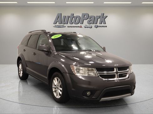 Used 2016 Dodge Journey SXT w/ Comfort/Convenience Group AWD/4WD image 1