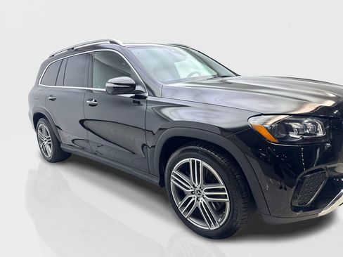 Used 2025 Mercedes-Benz GLS 450 4MATIC image 12