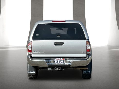 Used 2015 Toyota Tacoma 4x4 Double Cab w/ TRD Off-Road Package image 5