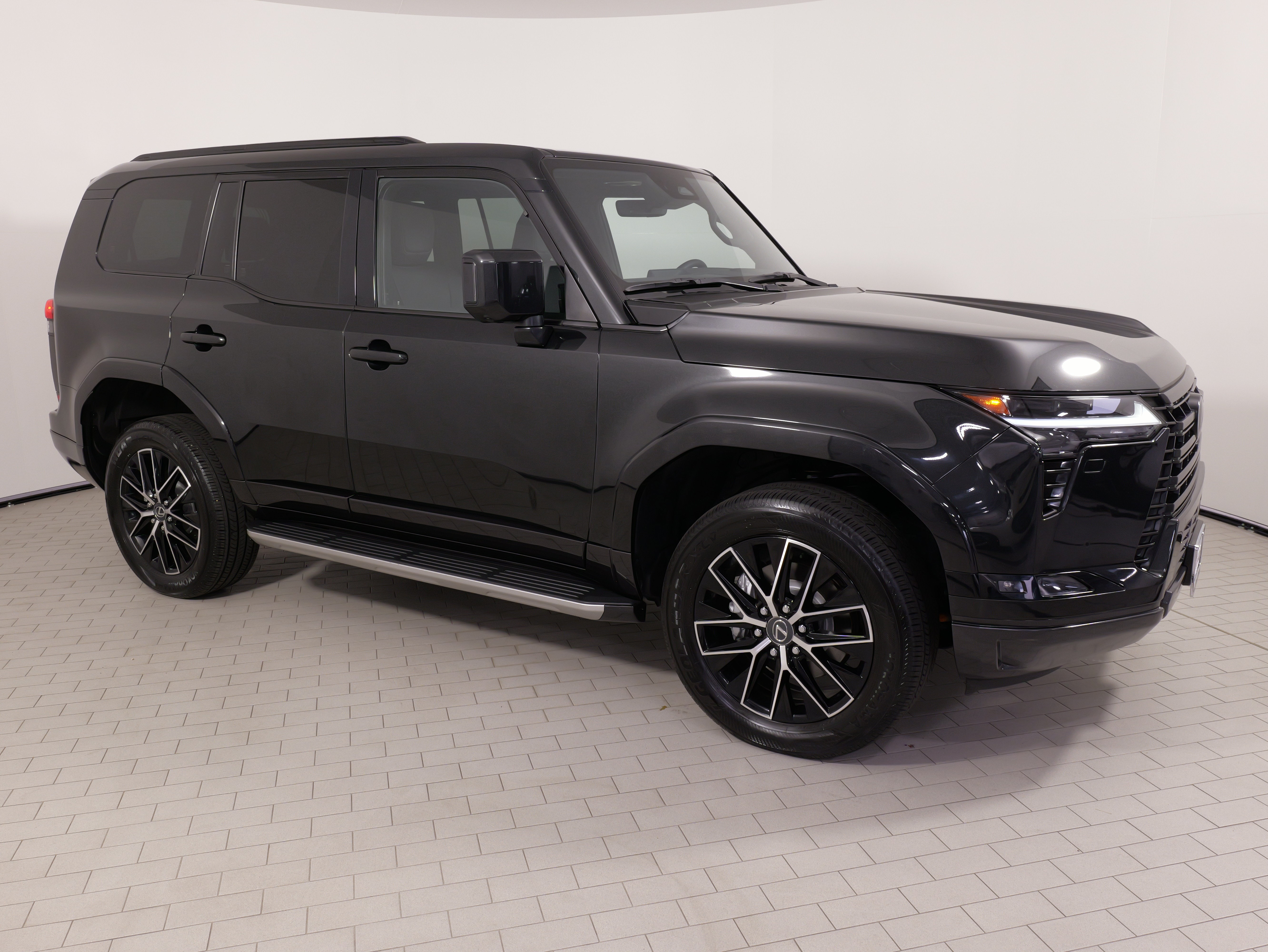 Used 2024 Lexus GX 550 w/ Accessory Package (2T) AWD/4WD image 8
