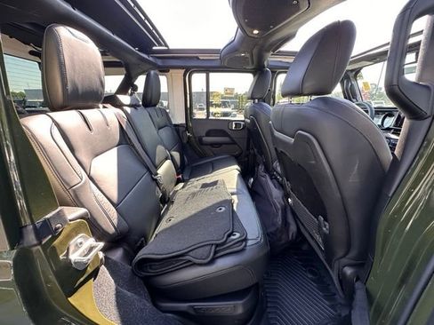 Used 2024 Jeep Wrangler High Altitude AWD/4WD image 30