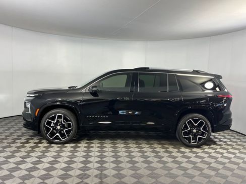 Used 2025 Chevrolet Traverse High Country FWD image 11