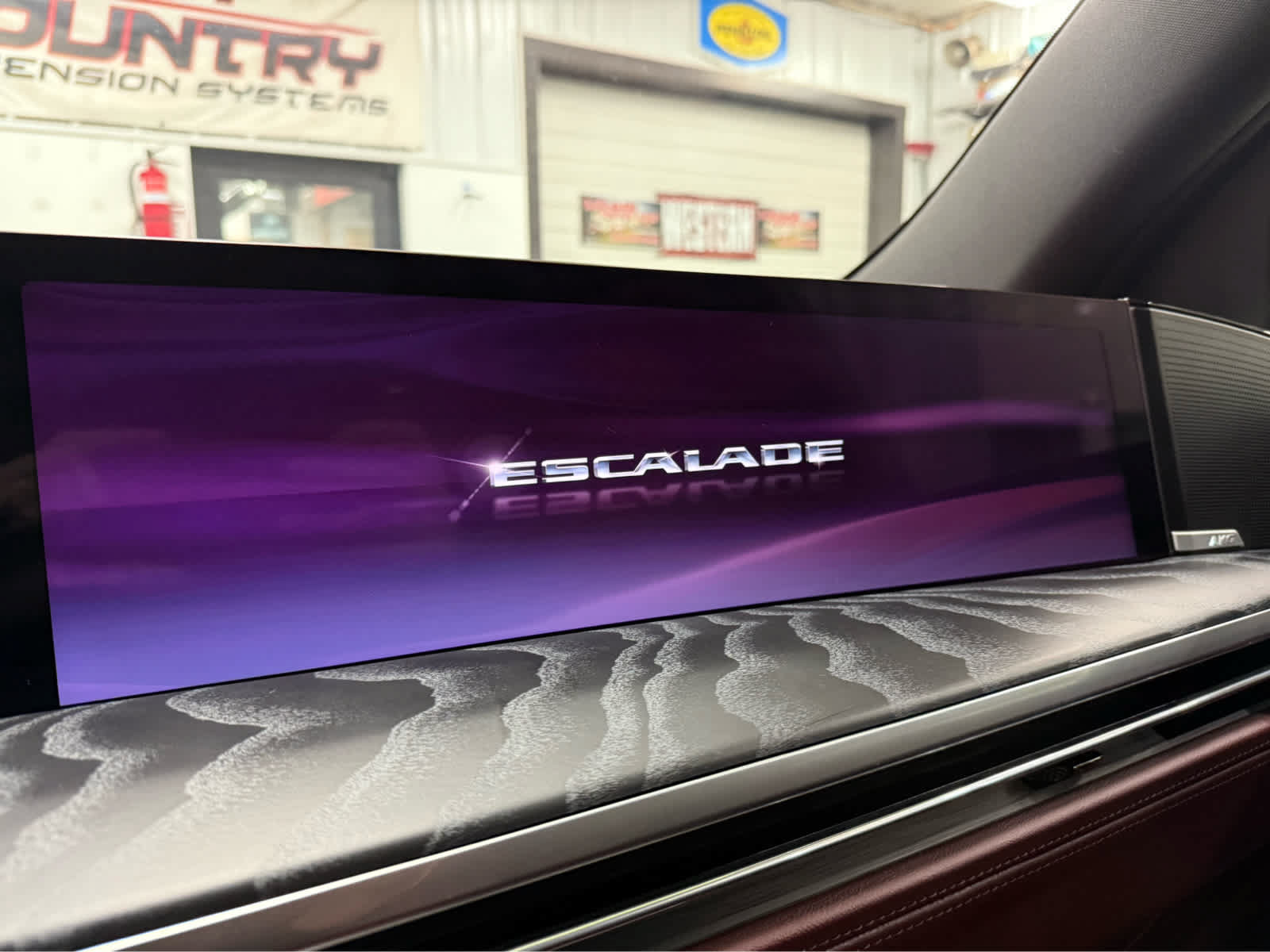 Used 2026 Cadillac Escalade Luxury w/ LPO, Floor Liner Package AWD/4WD image 21