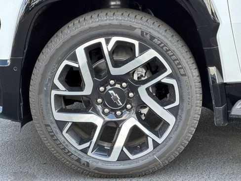 New 2024 Chevrolet Silverado EV RST image 23