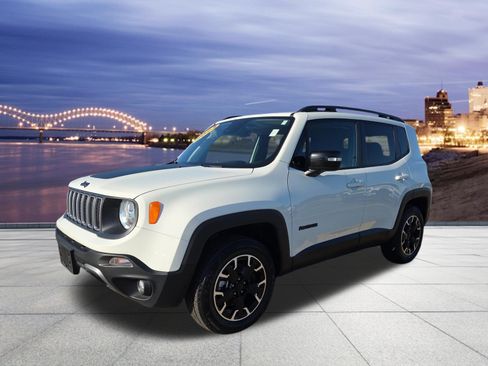 Used 2023 Jeep Renegade Latitude AWD/4WD image 1