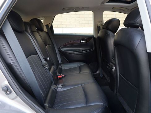 Used 2010 INFINITI EX35 Journey RWD image 26