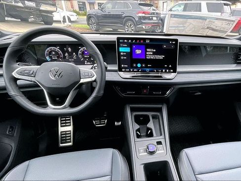 New 2026 Volkswagen Tiguan SE R-Line AWD/4WD image 15