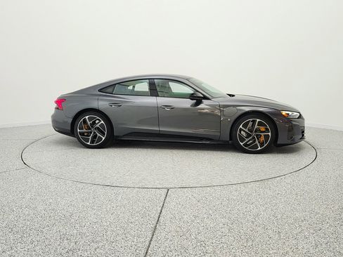 Used 2022 Audi RS e-tron GT image 4