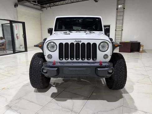 Used 2017 Jeep Wrangler Unlimited Rubicon image 2