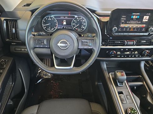 Used 2025 Nissan Pathfinder SV AWD/4WD image 14