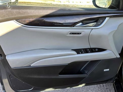 Used 2014 Cadillac XTS Premium image 15