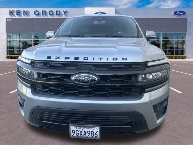 Used 2023 Ford Expedition Limited AWD/4WD image 4