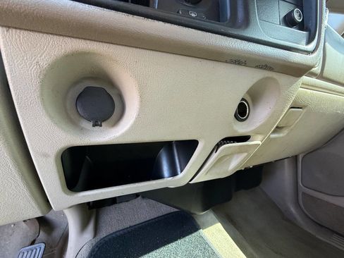 Used 2005 Chevrolet Avalanche LS w/ Chrome Exterior Package image 39