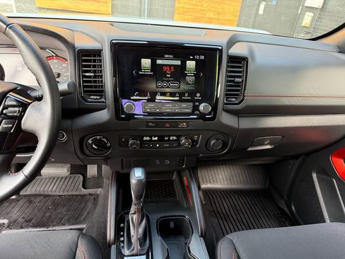 Used 2024 Nissan Frontier PRO-4X w/ Off-Road Protection Package image 30