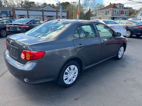 Used 2010 Toyota Corolla LE FWD image 3