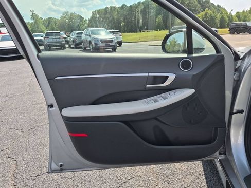 Used 2025 Hyundai Sonata SEL FWD image 13