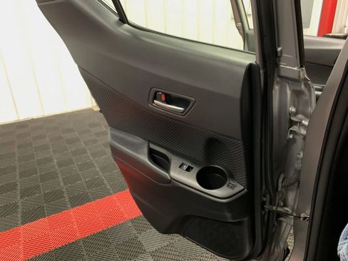 Used 2018 Toyota C-HR XLE image 29