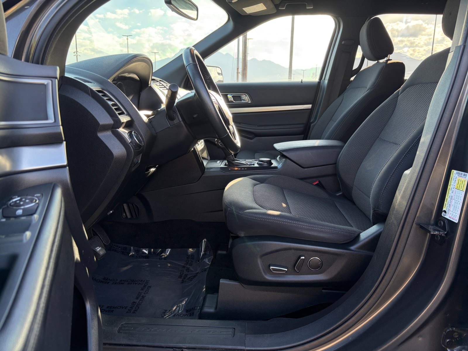 Used 2018 Ford Explorer XLT w/ Equipment Group 201A AWD/4WD image 11