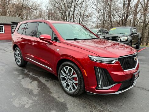 Used 2023 Cadillac XT6 Sport w/ Technology Package image 6