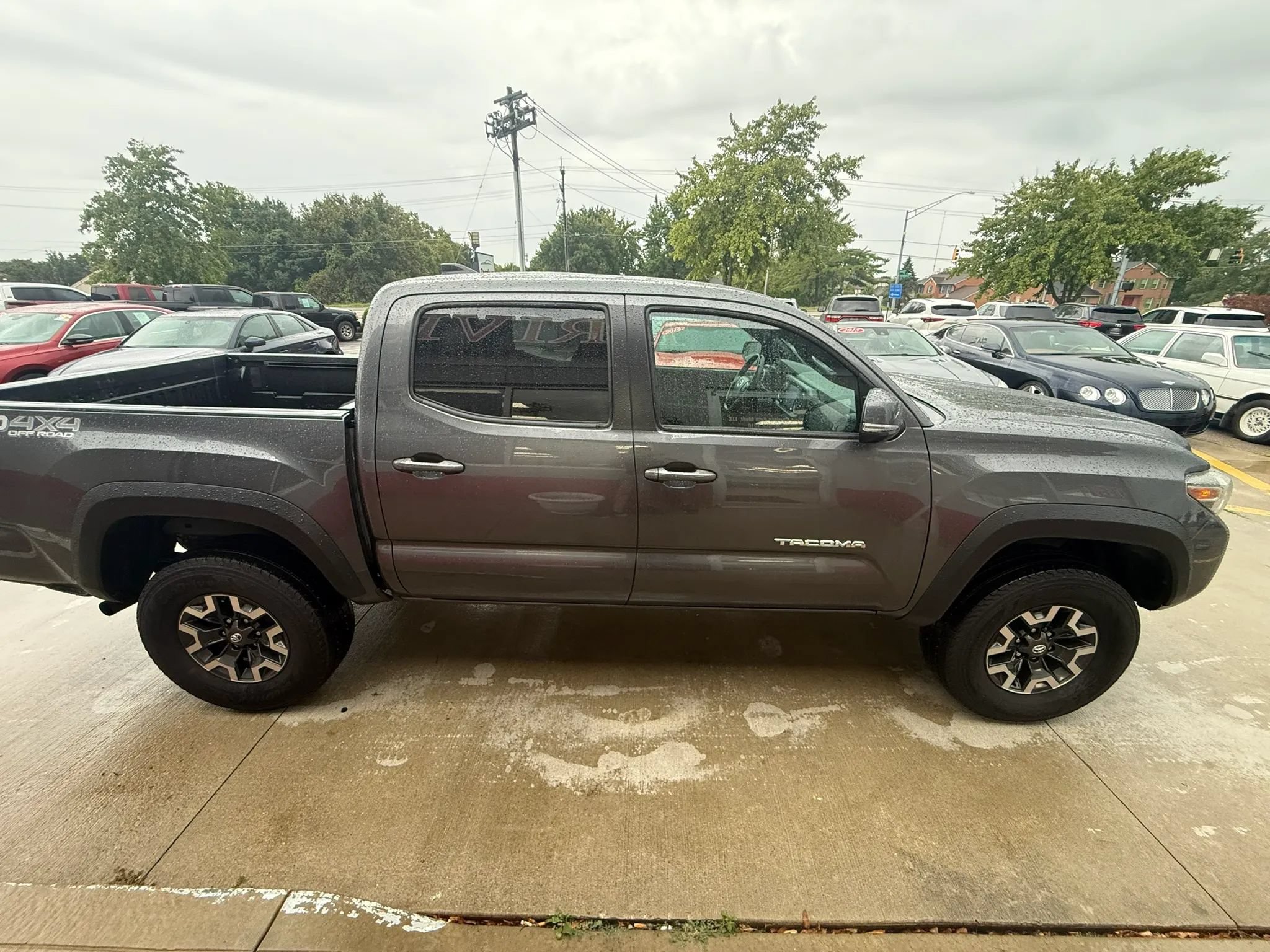 Used 2022 Toyota Tacoma TRD Off-Road AWD/4WD image 7