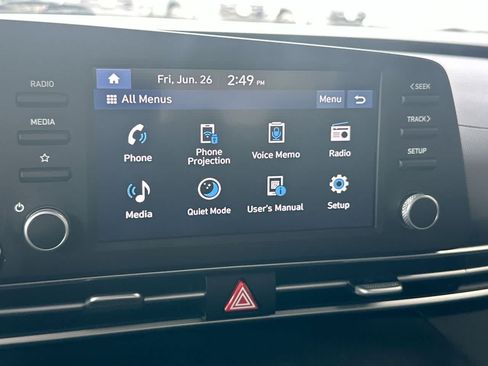 Used 2025 Hyundai Elantra SE FWD image 18