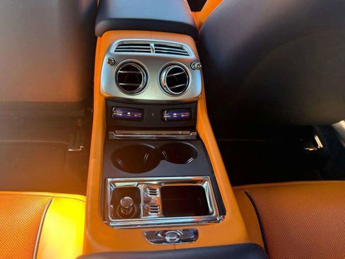 Used 2018 Rolls-Royce Dawn RWD image 32