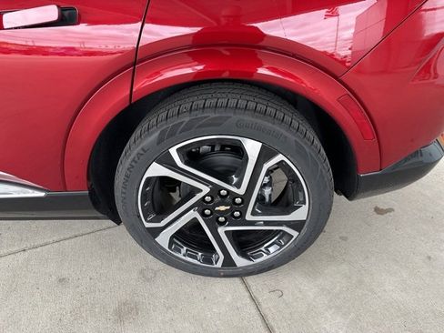 New 2026 Chevrolet Equinox EV LT image 12