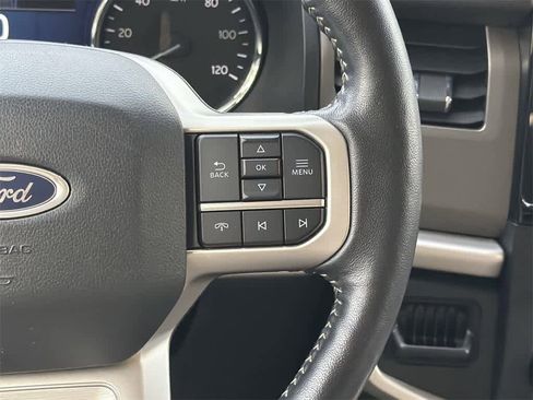 Used 2023 Ford Expedition Max XLT image 14