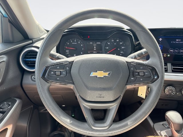 Used 2026 Chevrolet Trax LS w/ LS Convenience Package FWD image 14
