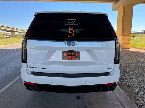 Used 2021 Cadillac Escalade Sport Platinum image 4