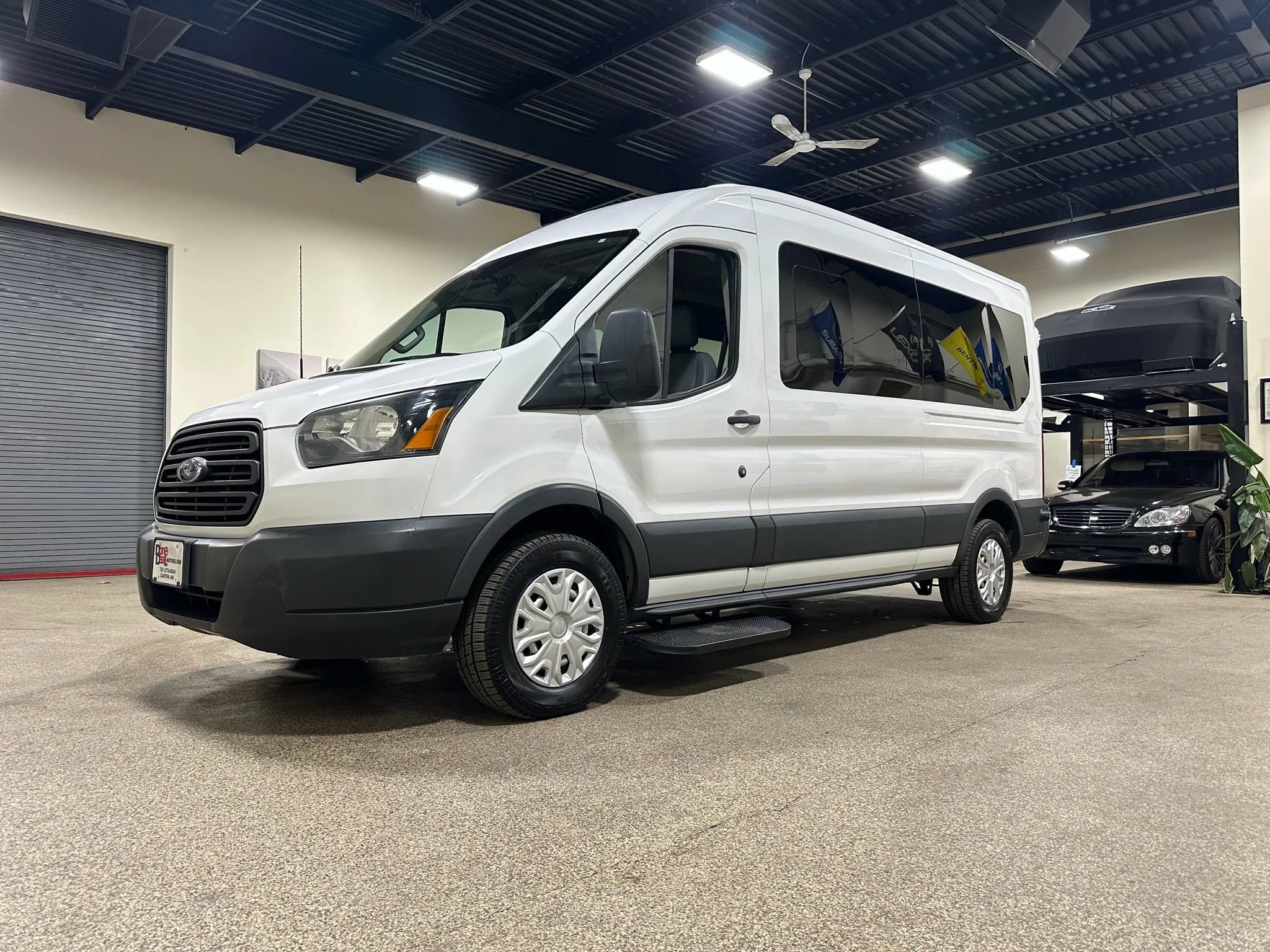 Used 2015 Ford Transit 250 148 Medium Roof RWD image 2