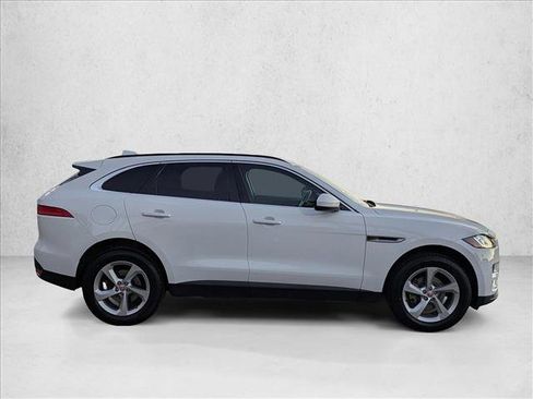 Used 2019 Jaguar F-PACE Premium image 4