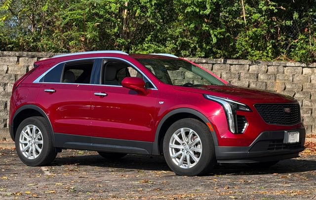 Used 2020 Cadillac XT4 Luxury FWD image 2