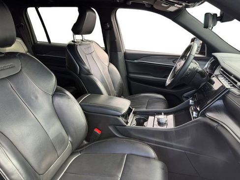 Used 2021 Jeep Grand Cherokee L Overland w/ Luxury Tech Group IV image 17