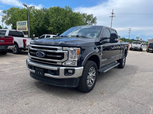 Used 2021 Ford F250 Lariat w/ Lariat Value Package AWD/4WD image 2