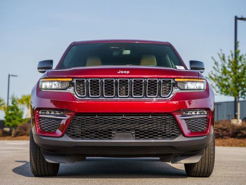 Used 2024 Jeep Grand Cherokee Limited RWD image 2