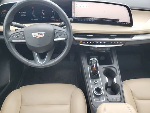 Used 2024 Cadillac XT4 Luxury w/ Cold Weather Package AWD/4WD image 31