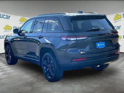 Used 2023 Jeep Grand Cherokee Altitude AWD/4WD image 4